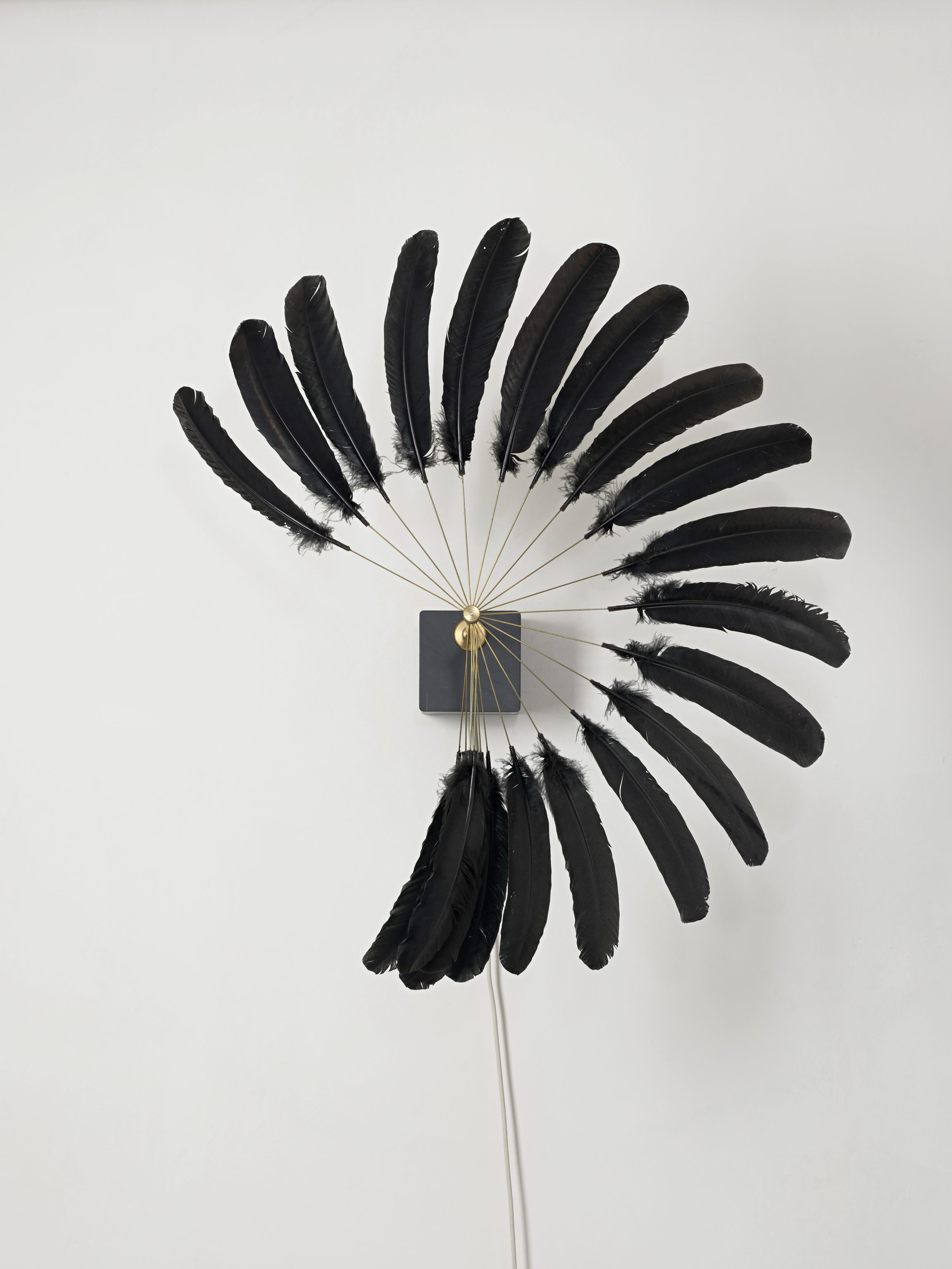 Rebecca Horn , Zen of Raven – Federskulptur (Zen of Raven – Feather Sculpture), 2008